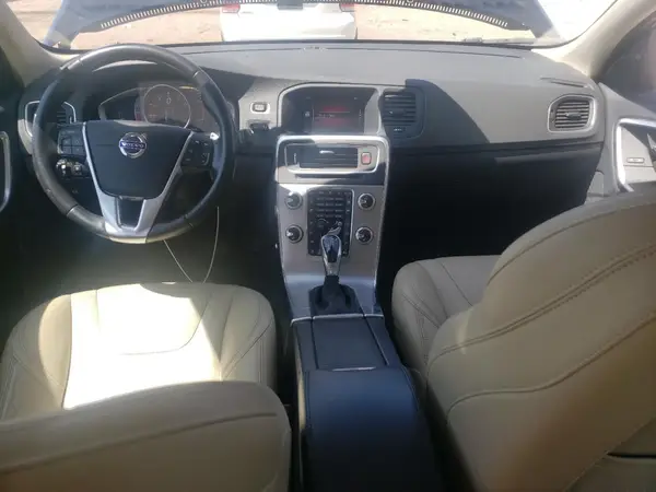 YV126MFL8J2453945 2018 VOLVO S60 - Image 8