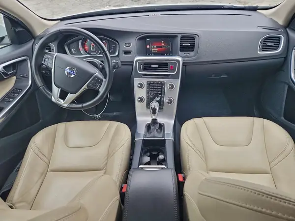 YV126MFL9H2426442 2017 VOLVO S60 - Image 8