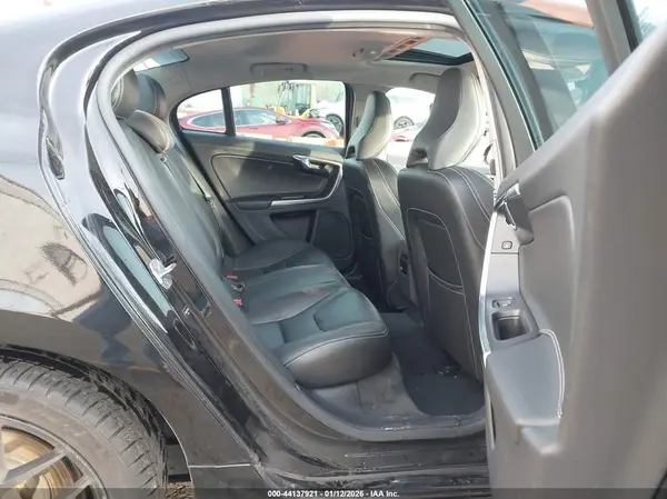 YV126MFL9H2432905 2017 VOLVO S60 - Image 8