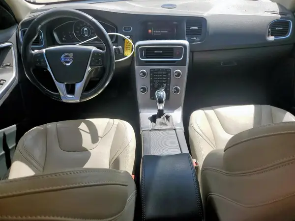 YV126MFL9J2451122 2018 VOLVO S60 - Image 8