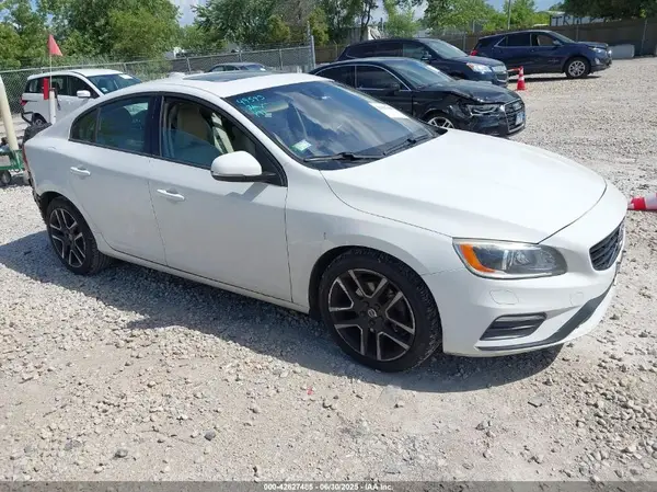 YV126MFLXH2422979 2017 VOLVO S60 - Image 1