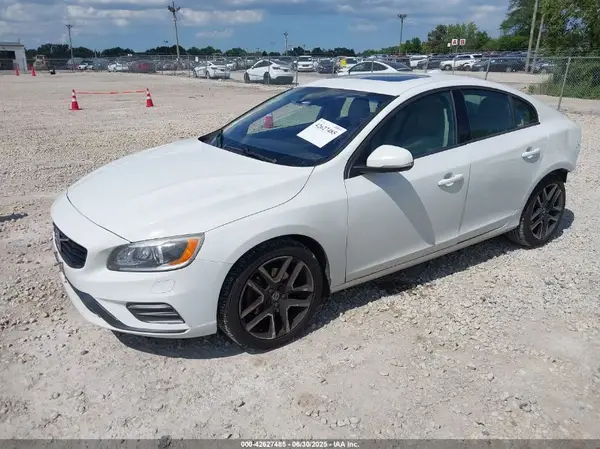 YV126MFLXH2422979 2017 VOLVO S60 - Image 2