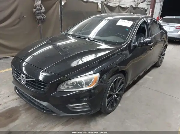 YV126MFLXJ2450710 2018 VOLVO S60 - Image 2