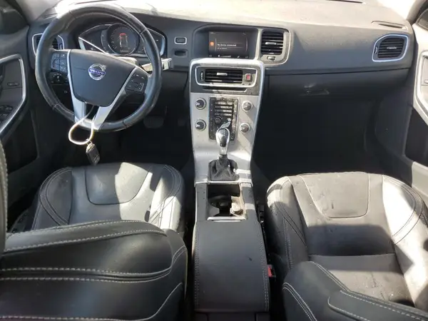 YV126MFLXJ2450884 2018 VOLVO S60 - Image 8