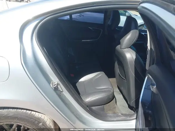 YV126MFLXJ2451498 2018 VOLVO S60 - Image 8