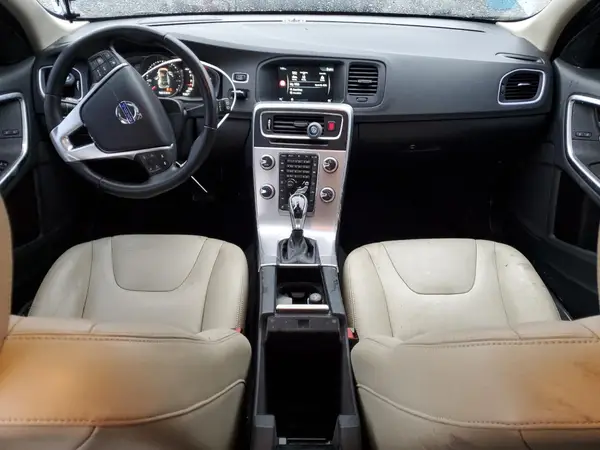 YV140MEJ0H1352909 2017 VOLVO V60 - Image 8