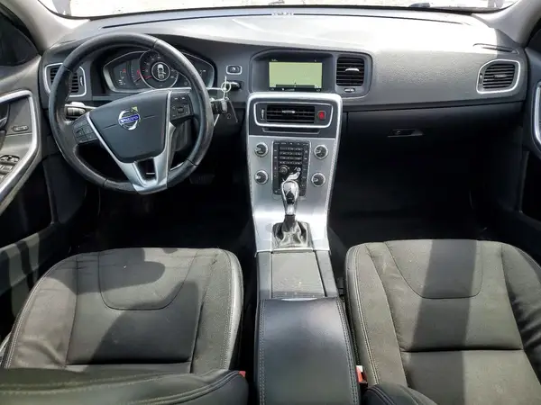 YV140MEJ3H1345422 2017 VOLVO V60 - Image 8