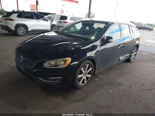 YV140MEK0G1287597 2016 VOLVO V60 - Image 2