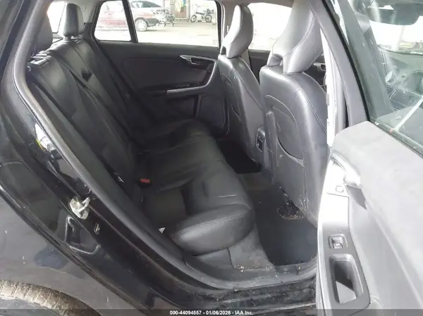 YV140MEK0G1287597 2016 VOLVO V60 - Image 8