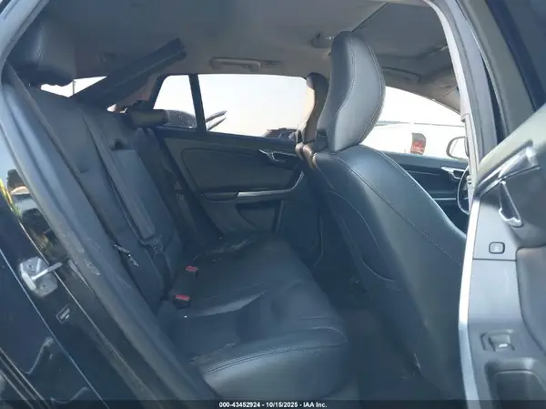 YV140MEK0G1291827 2016 VOLVO V60 - Image 8