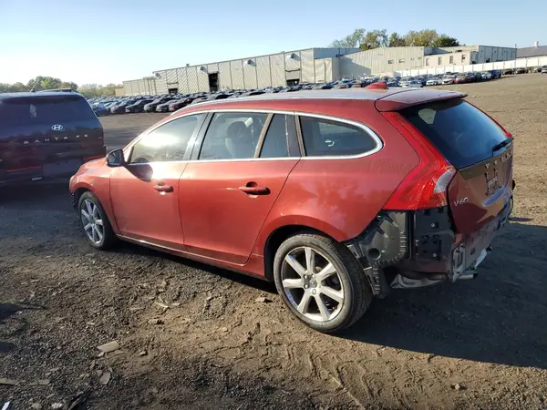 YV140MEK0G1292010 2016 VOLVO V60 - Image 2