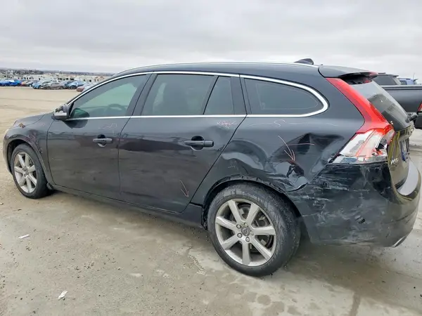 YV140MEK0H1331468 2017 VOLVO V60 - Image 2