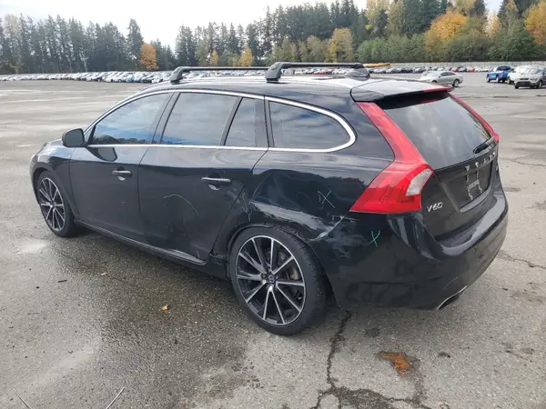 YV140MEK0H1357679 2017 VOLVO V60 - Image 2