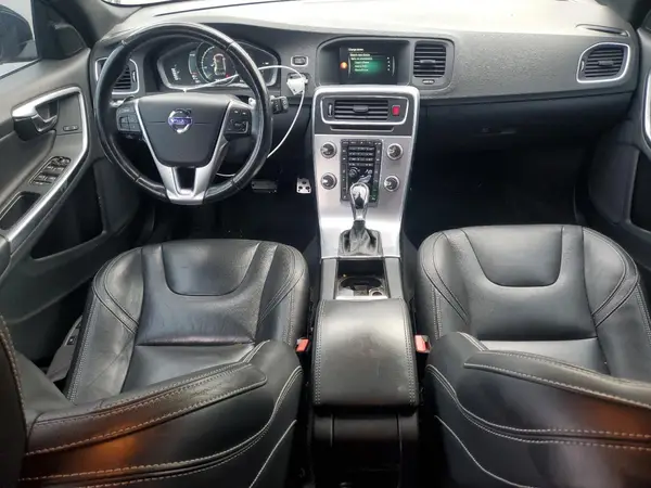 YV140MEK0H1357679 2017 VOLVO V60 - Image 8