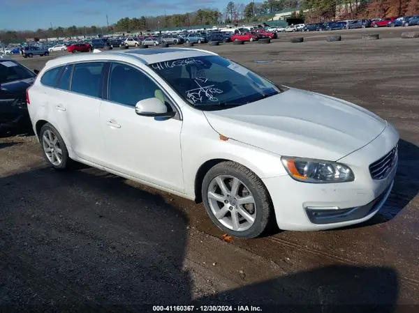 YV140MEK0H1362820 2017 VOLVO V60 - Image 1