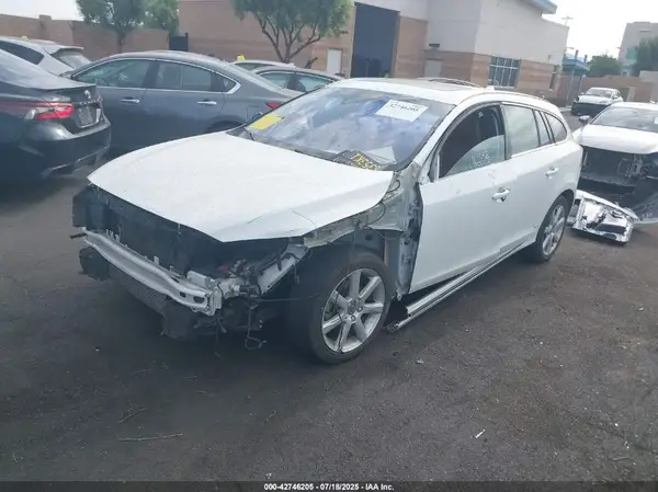 YV140MEK0H1366754 2017 VOLVO V60 - Image 2