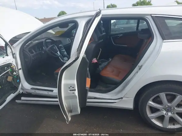 YV140MEK0H1366754 2017 VOLVO V60 - Image 8