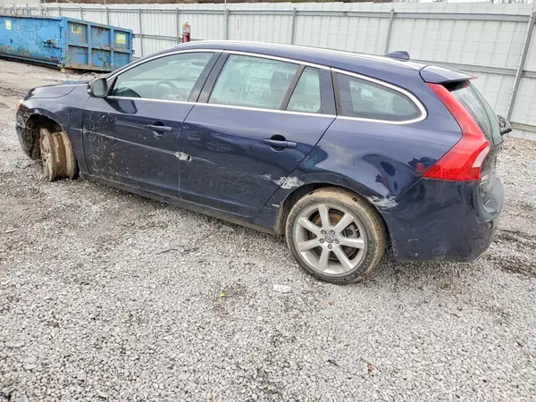YV140MEK1H1330104 2017 VOLVO V60 - Image 2