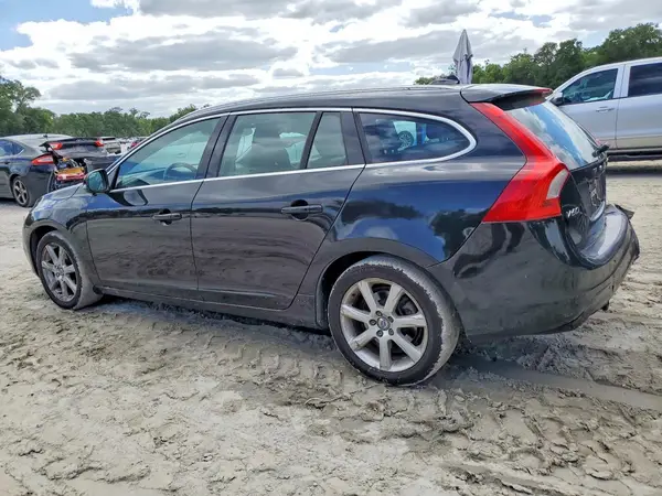 YV140MEK1H1370182 2017 VOLVO V60 - Image 2