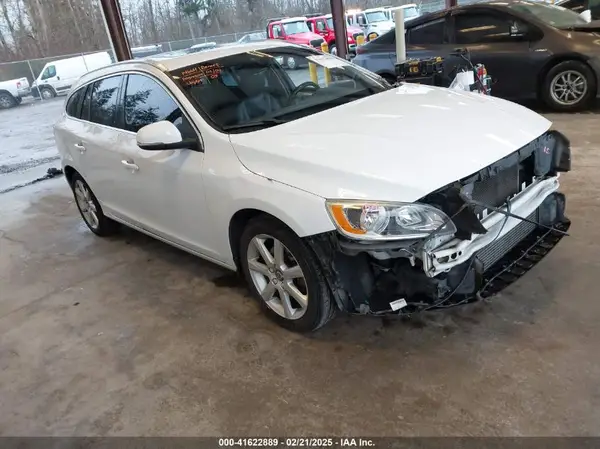 YV140MEK2G1292185 2016 VOLVO V60 - Image 1