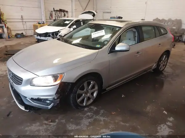 YV140MEK2G1314136 2016 VOLVO V60 - Image 2