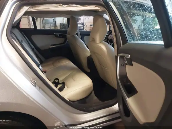YV140MEK2G1314136 2016 VOLVO V60 - Image 8