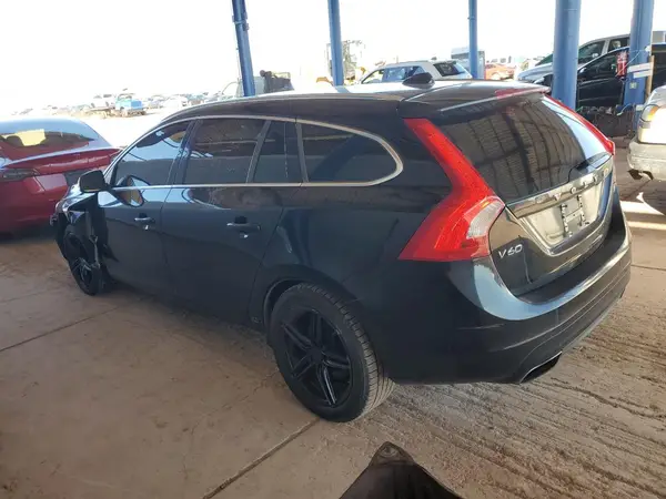 YV140MEK2H1329544 2017 VOLVO V60 - Image 2