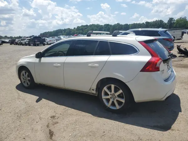 YV140MEK2H1332119 2017 VOLVO V60 - Image 2