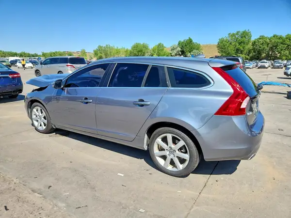 YV140MEK2H1332458 2017 VOLVO V60 - Image 2