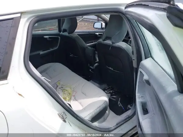 YV140MEK2H1333206 2017 VOLVO V60 - Image 8