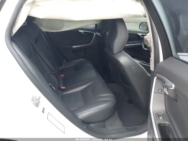 YV140MEK3G1290221 2016 VOLVO V60 - Image 8
