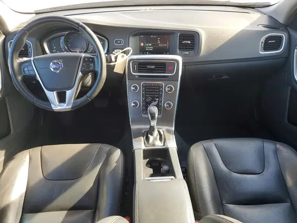 YV140MEK3G1308202 2016 VOLVO V60 - Image 8