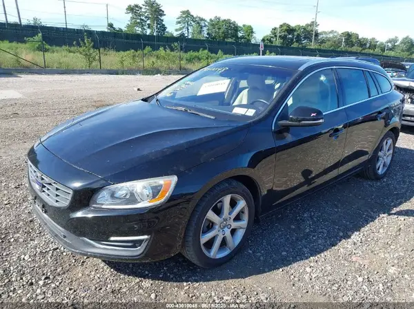 YV140MEK3G1313738 2016 VOLVO V60 - Image 2