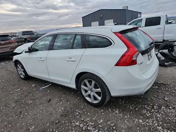 YV140MEK3H1336082 2017 VOLVO V60 - Image 2