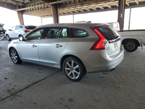 YV140MEK4G1287036 2016 VOLVO V60 - Image 2