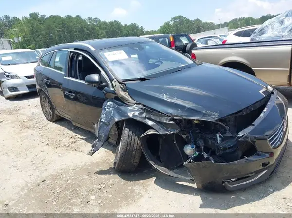 YV140MEK4G1288039 2016 VOLVO V60 - Image 1