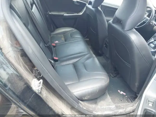YV140MEK4G1288039 2016 VOLVO V60 - Image 8