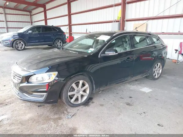YV140MEK4G1296870 2016 VOLVO V60 - Image 2