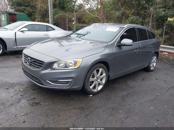 YV140MEK4G1296965 2016 VOLVO V60 - Image 2