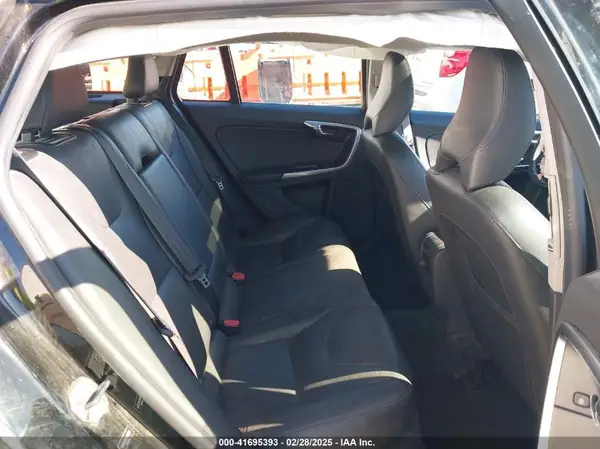 YV140MEK4H1372699 2017 VOLVO V60 - Image 8