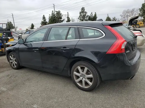 YV140MEK5G1291970 2016 VOLVO V60 - Image 2