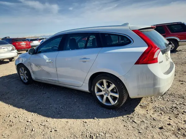 YV140MEK5G1292519 2016 VOLVO V60 - Image 2