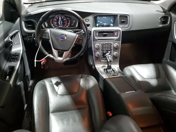 YV140MEK5G1298126 2016 VOLVO V60 - Image 8