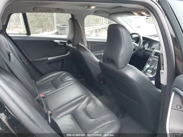 YV140MEK5G1299728 2016 VOLVO V60 - Image 8