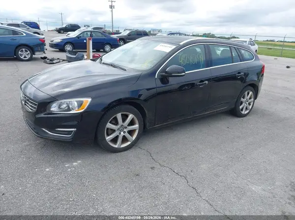 YV140MEK5G1307228 2016 VOLVO V60 - Image 2