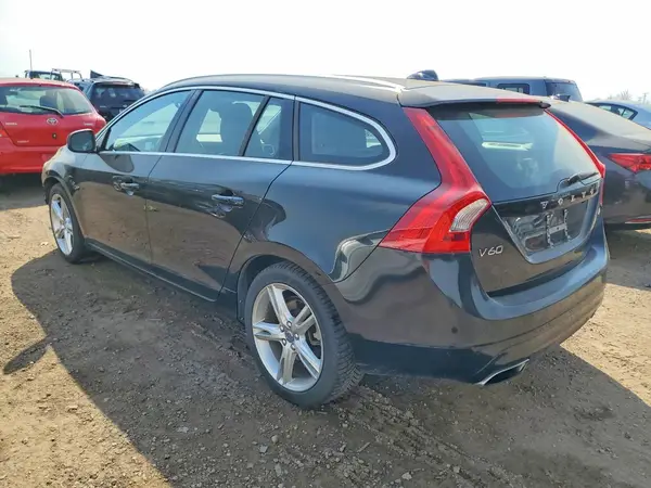 YV140MEK5H1333846 2017 VOLVO V60 - Image 2