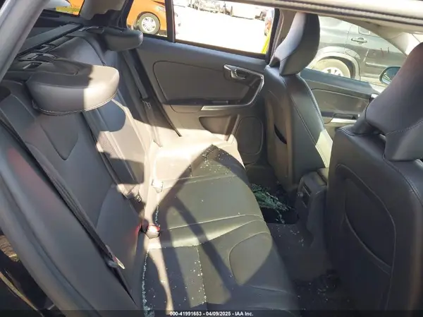 YV140MEK5H1349304 2017 VOLVO V60 - Image 8