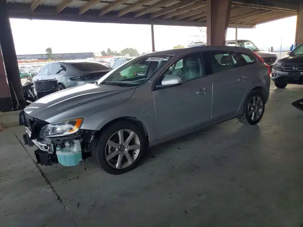 YV140MEK6G1304872 2016 VOLVO V60 - Image 1