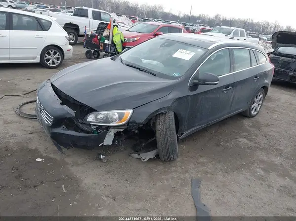 YV140MEK6G1305472 2016 VOLVO V60 - Image 2