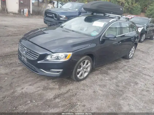 YV140MEK6H1343480 2017 VOLVO V60 - Image 2